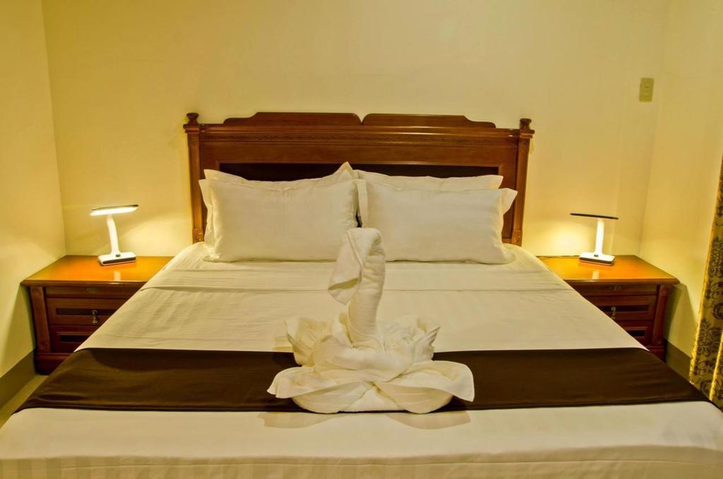The Premiere Business Hotel Kalibo Phòng bức ảnh