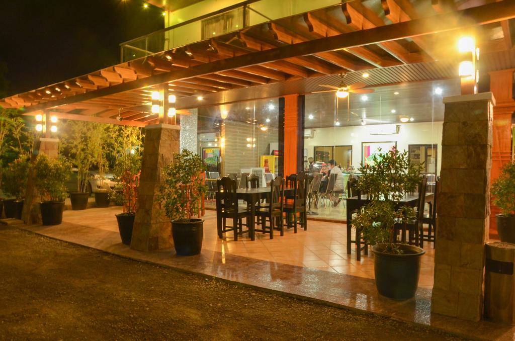 The Premiere Business Hotel Kalibo Ngoại thất bức ảnh