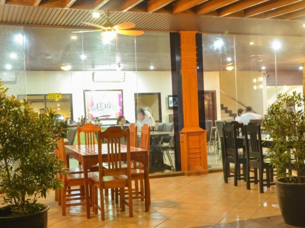 The Premiere Business Hotel Kalibo Ngoại thất bức ảnh