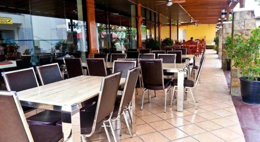 The Premiere Business Hotel Kalibo Ngoại thất bức ảnh