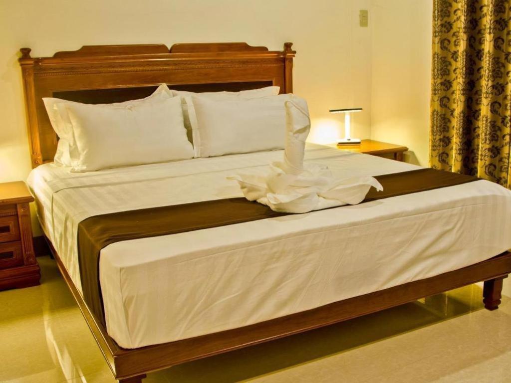 The Premiere Business Hotel Kalibo Ngoại thất bức ảnh