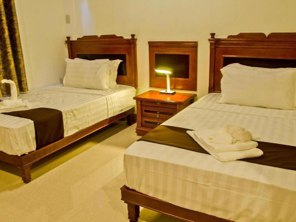 The Premiere Business Hotel Kalibo Ngoại thất bức ảnh